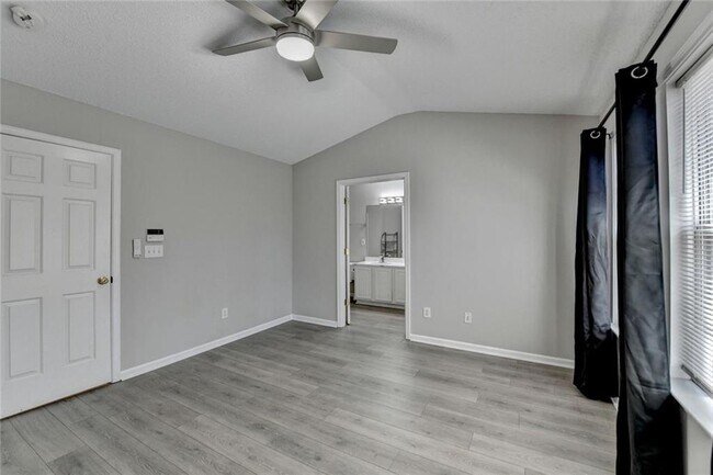 Building Photo - 4061 Howell Park Rd