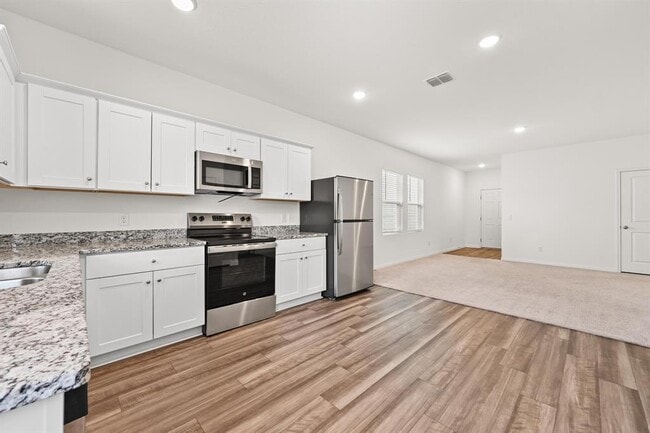Building Photo - 473 Thistle Ln