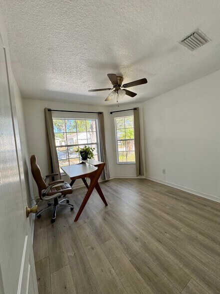 Building Photo - 7527 Oxford Garden Cir