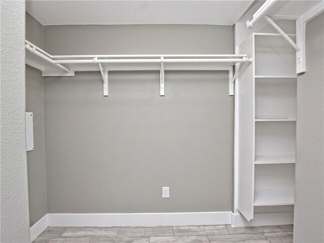 Building Photo - 16310 Forest Way