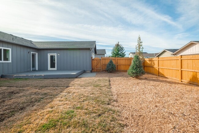 Building Photo - 20688 White Dove Ln