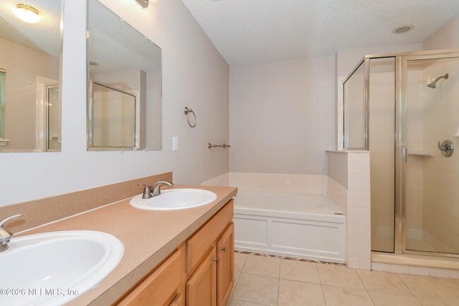 Building Photo - 12579 Woodfield Cir W
