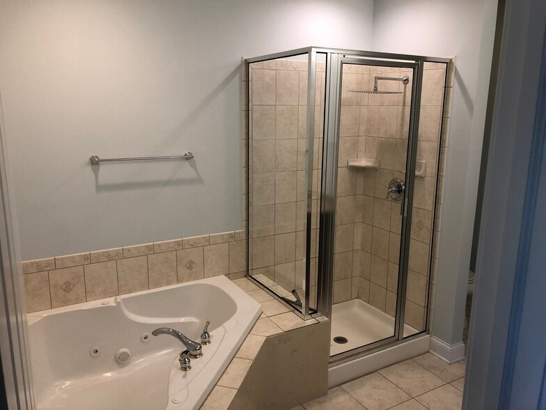 Master Bath shower - 19683 Chagrin Blvd