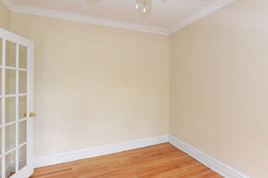 Building Photo - 3902 W Argyle St