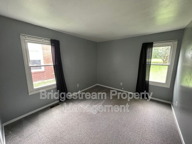 Building Photo - 1582 Leah Dr