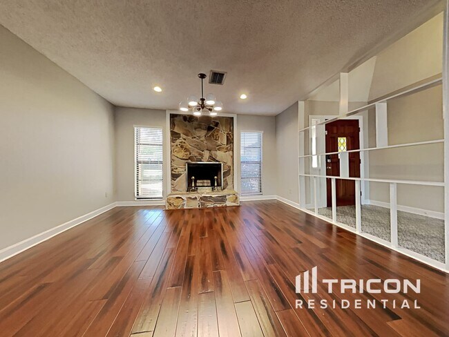 Building Photo - 1507 Teakwood Dr