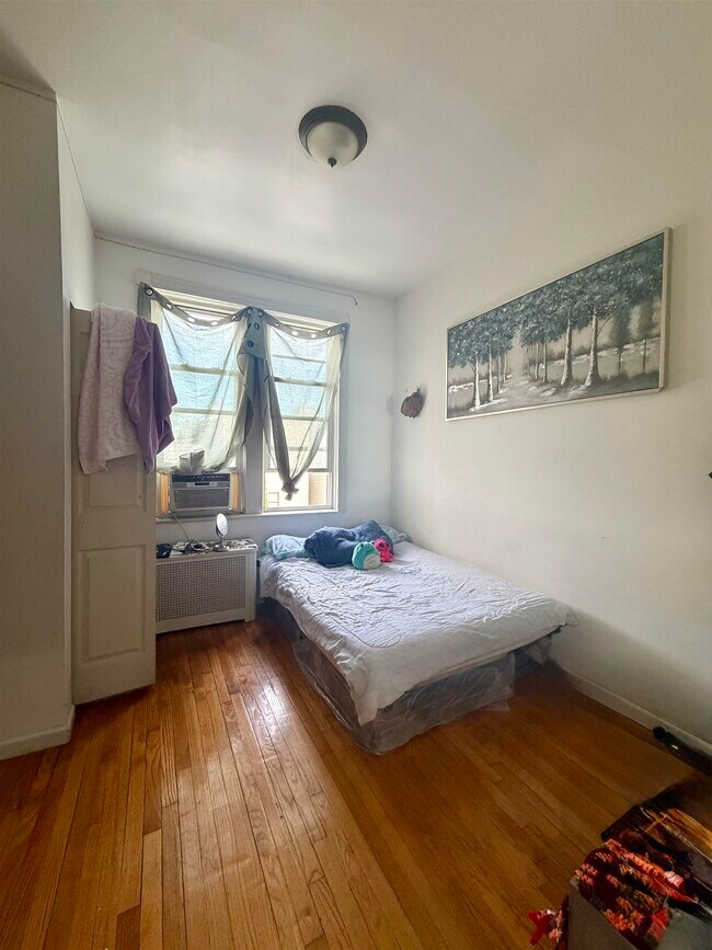 Building Photo - 206 Hancock Ave