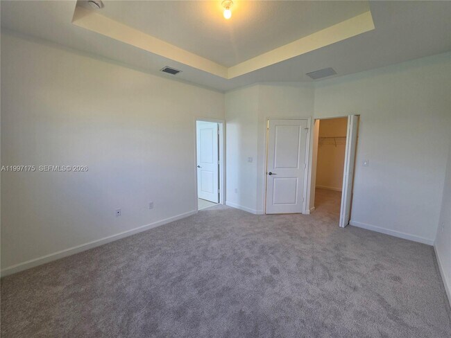 Building Photo - 2739 SE 25th Ave