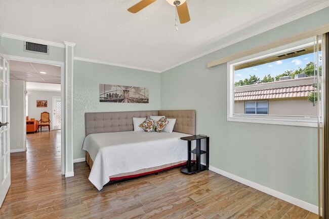 Building Photo - 620 Brittany N