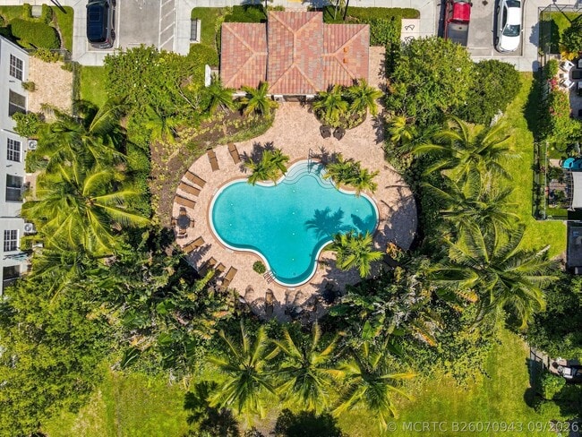 Building Photo - 4585 Tara Cove Way