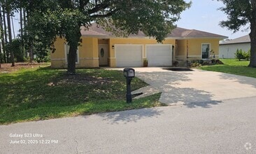 Building Photo - Fully Remodeled 3 Bedroom, 2 Bath Duplex w...