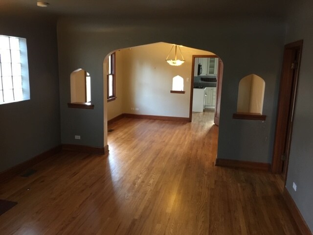 Building Photo - 3939 Wyandot st