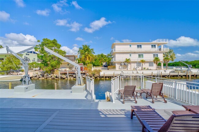 Building Photo - 155 Coco Plum Rd S