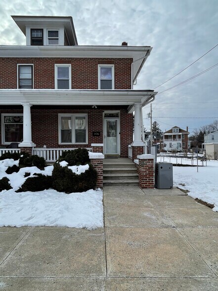 Building Photo - 3426 Fairfield St