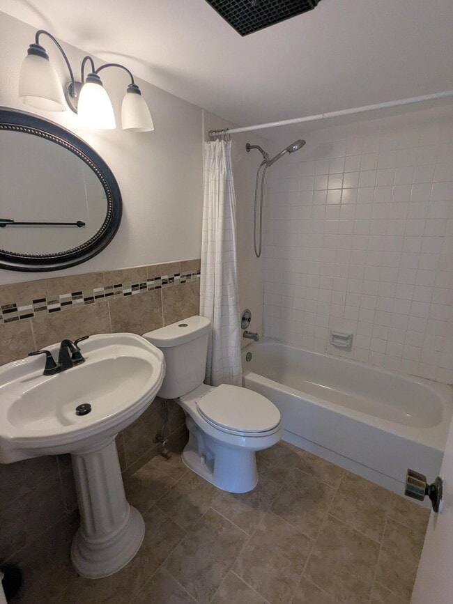 Building Photo - 2191 White Pine Cir