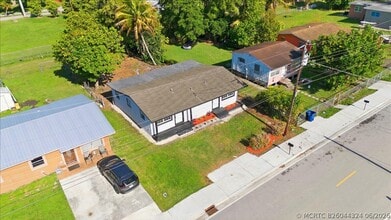Building Photo - 270 SW 10th Ave