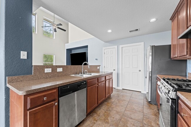 Building Photo - 18714 Walden Glen Cir