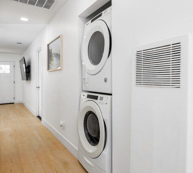 Building Photo - 3725 Jefferson St