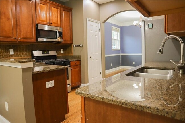 Building Photo - 1526 Lechemin Dr