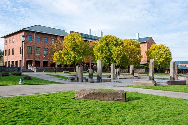 Building Photo - 4916 NE 2nd Ct