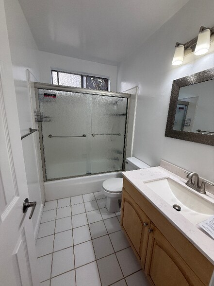 Building Photo - 1230 25th St