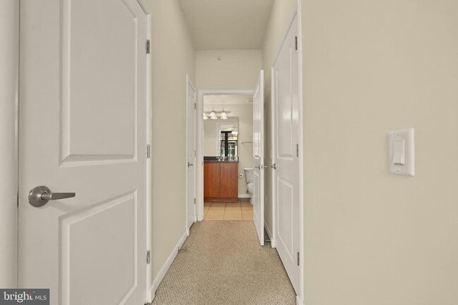 Building Photo - 1021 N Garfield St