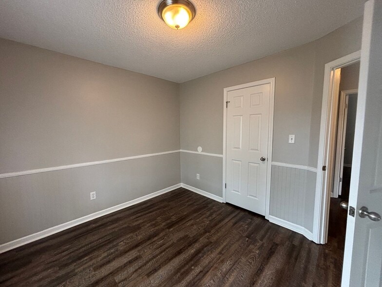 Building Photo - 9532 Chi Chi Cove