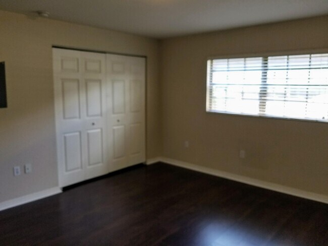 Building Photo - 6100 Gulfport Blvd S