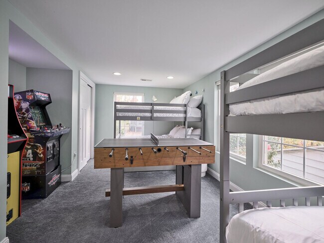 Building Photo - 9 Arnett Ave