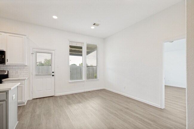 Building Photo - 5224 McGrath Dr