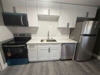 Building Photo - Beautiful, FULLY REMODELED & UPGRADED 1/1 AVAILABLE FOR IMMEDIATE MOVE IN!!