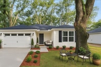 Building Photo - 11138 Pine St