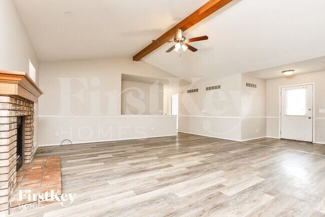 Building Photo - 4 W Park Dr