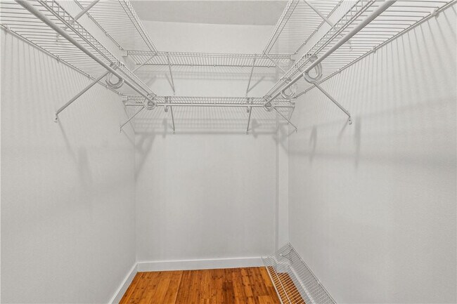 Building Photo - 320 S Surf Rd