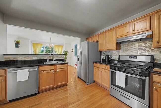 Building Photo - 180 Blue Heron Dr