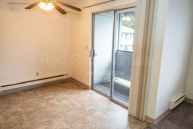 Building Photo - 302-163 163 St Ct E