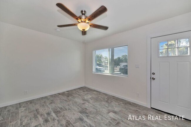 Building Photo - 2530 N 17th Way