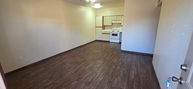 Building Photo - 1041 N Mesa Dr