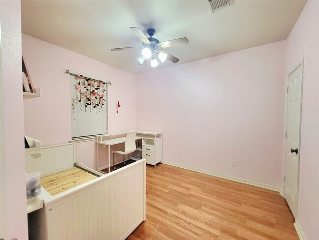 Building Photo - 7334 Jacobs Well Dr