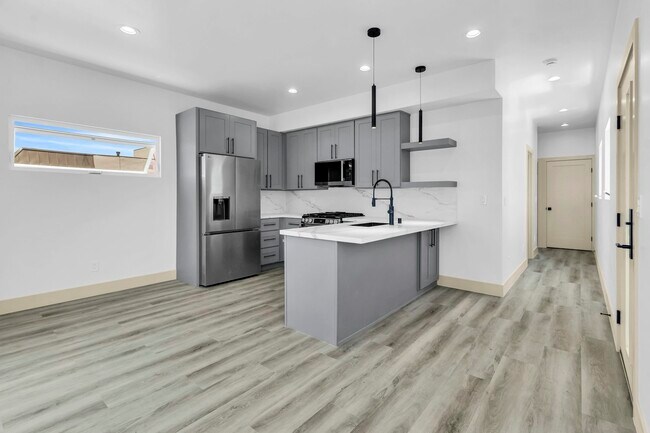 Building Photo - 422 Arbor Dr