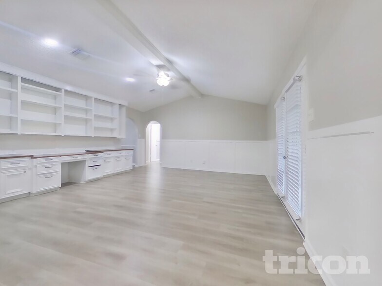 Building Photo - 902 Lanell St