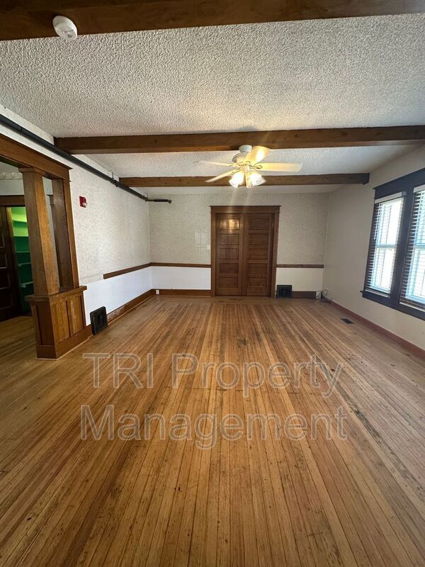 Building Photo - 1605 11th Ave