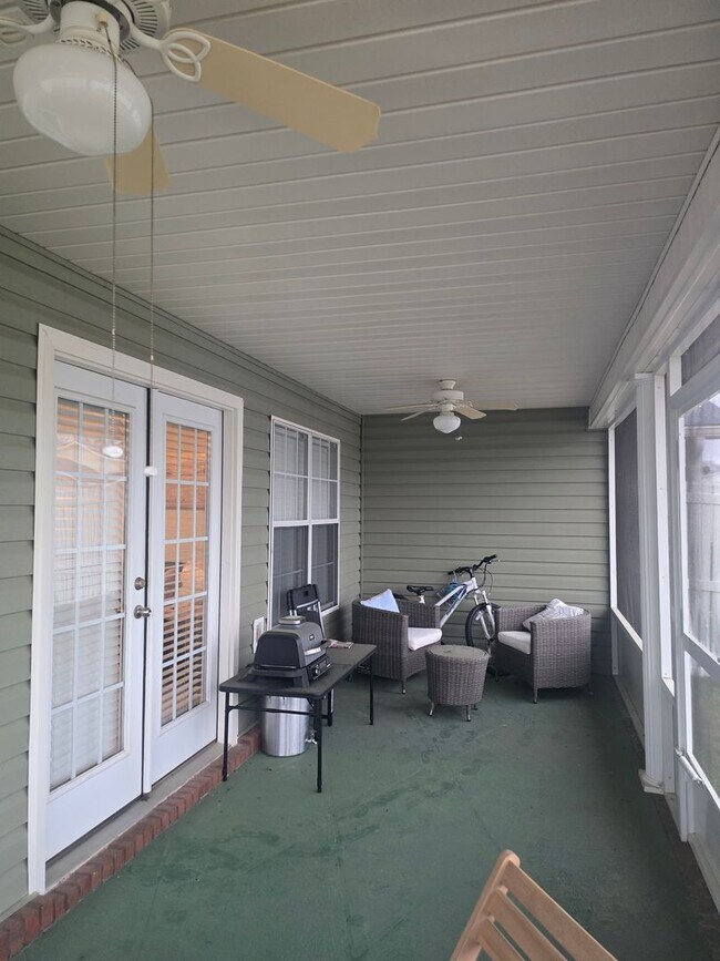 Building Photo - Woodland Park