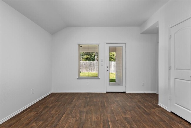 Building Photo - 14966 Cypress Holw Dr