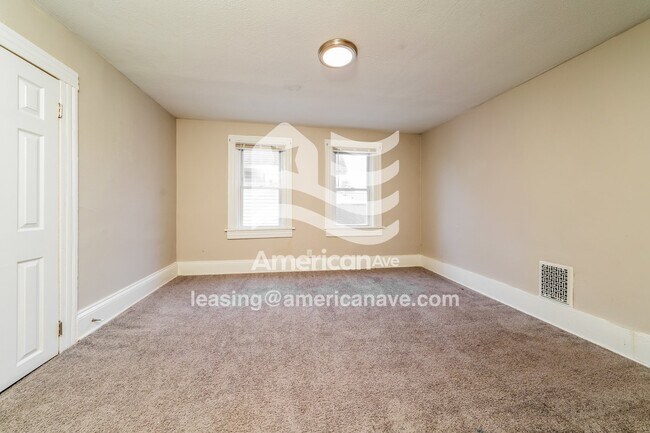 Building Photo - 183 1st St