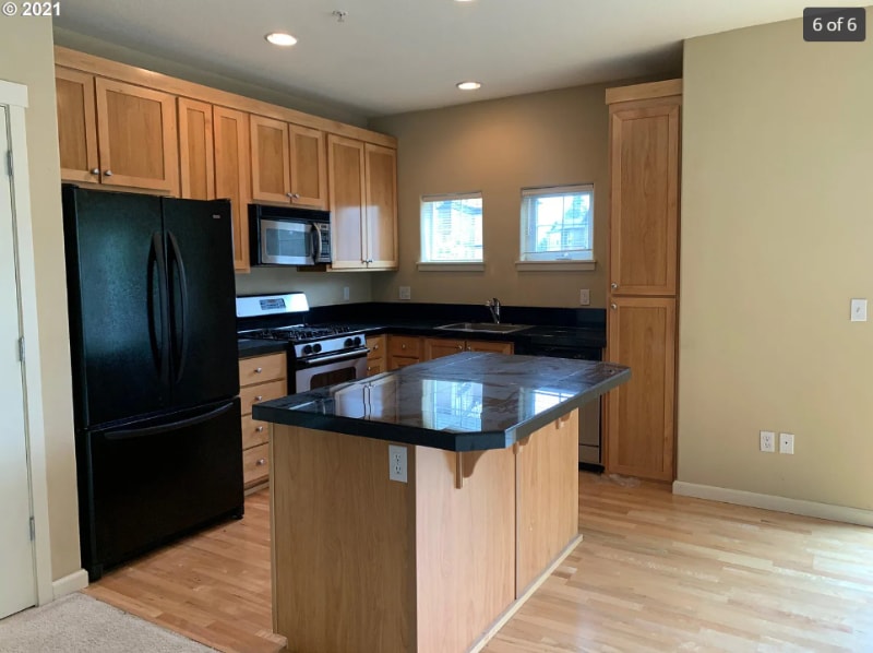 Building Photo - 1130 SW 170th Ave