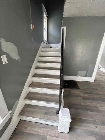 Building Photo - 1331 N Union St