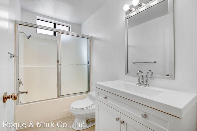 Building Photo - 2 br, 2 bath Apartment - 10604 Wilkins Ave...