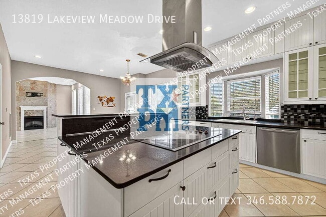 Building Photo - 13819 Lakeview Meadow Dr