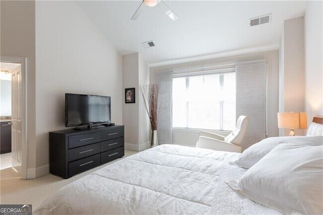 Building Photo - 1155 Glenridge Pl NE